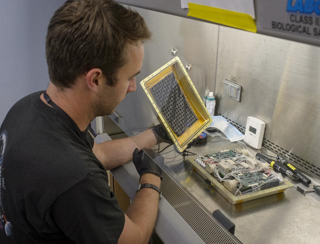 NASA image: EuCROPIS EVT-2 Power Cell in N-239 Lab