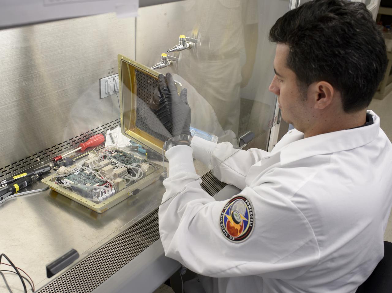 EuCROPIS EVT-2 Power Cell in N-239 Lab with Ivan Paulino-Lima