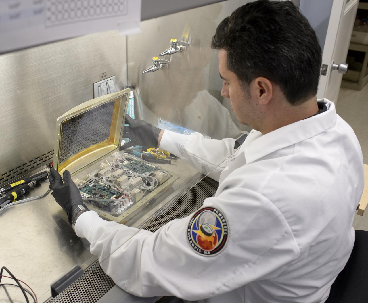 EuCROPIS EVT-2 Power Cell in N-239 Lab with Ivan Paulino-Lima