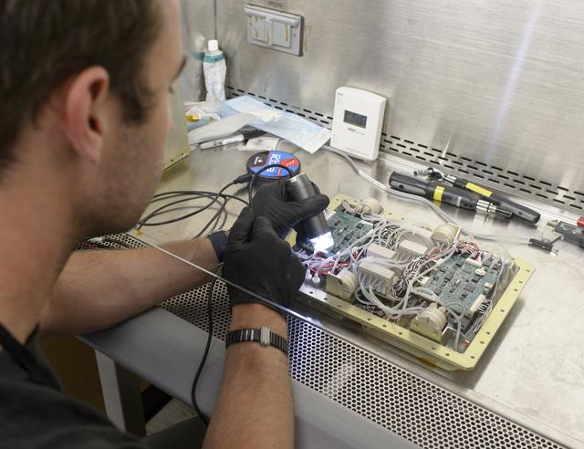 NASA image: EuCROPIS EVT-2 Power Cell in N-239 Lab