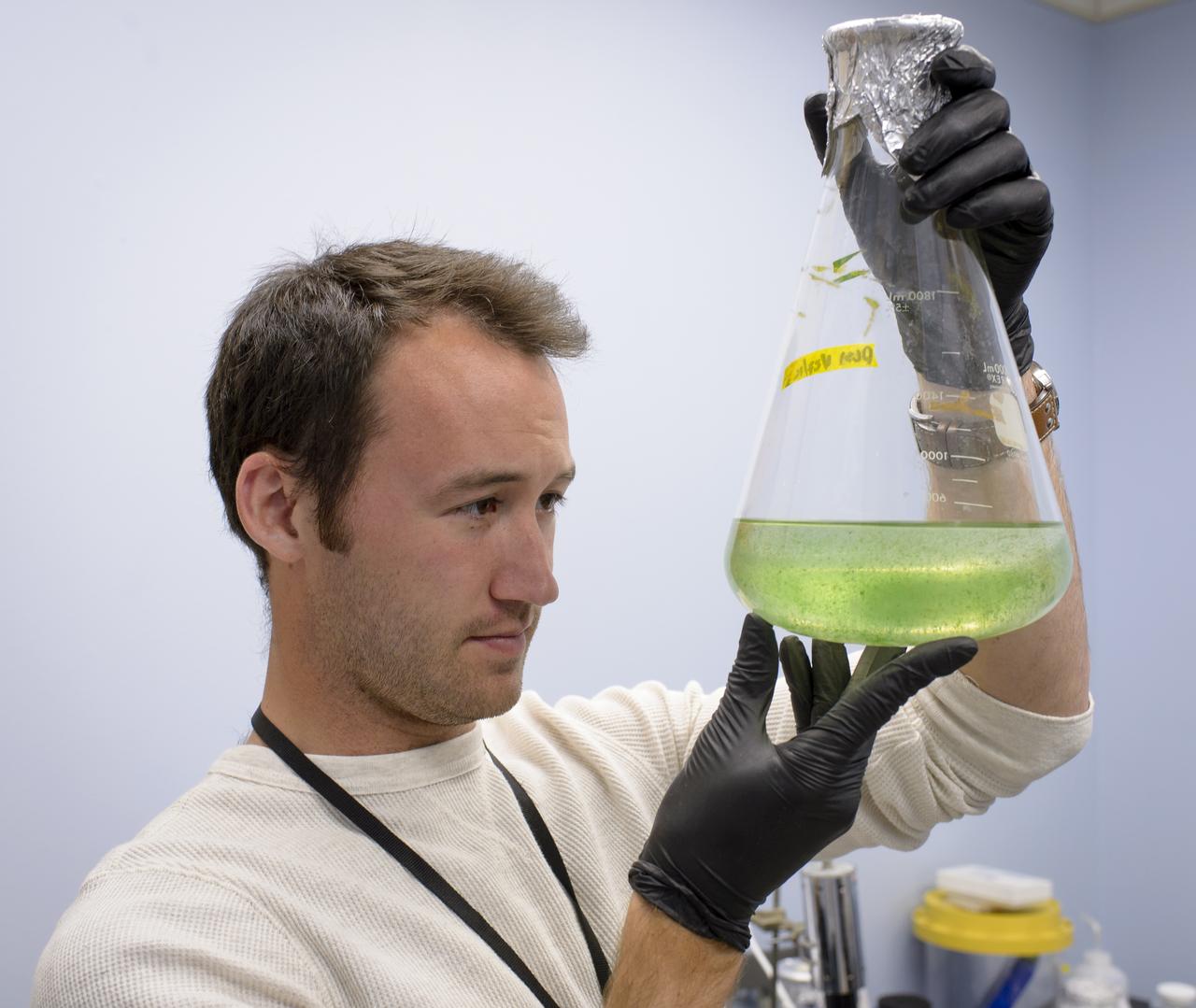 EuCROPIS EVT-2 Power Cell in N-239 Lab Griffin McCutcheon with flask of Anabaena culture