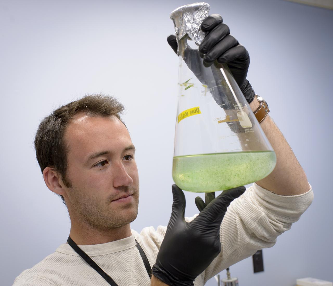 EuCROPIS EVT-2 Power Cell in N-239 Lab Griffin McCutcheon with flask of Anabaena culture