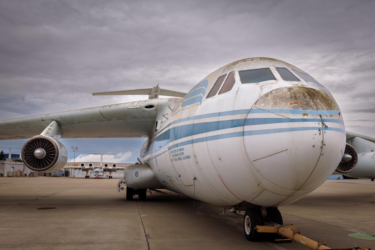 Close-up front view of the modified C-141 Kuiper Airborne Observatory, (KAO) (NASA-714), on the N211 apron at Moffett Field, California.
