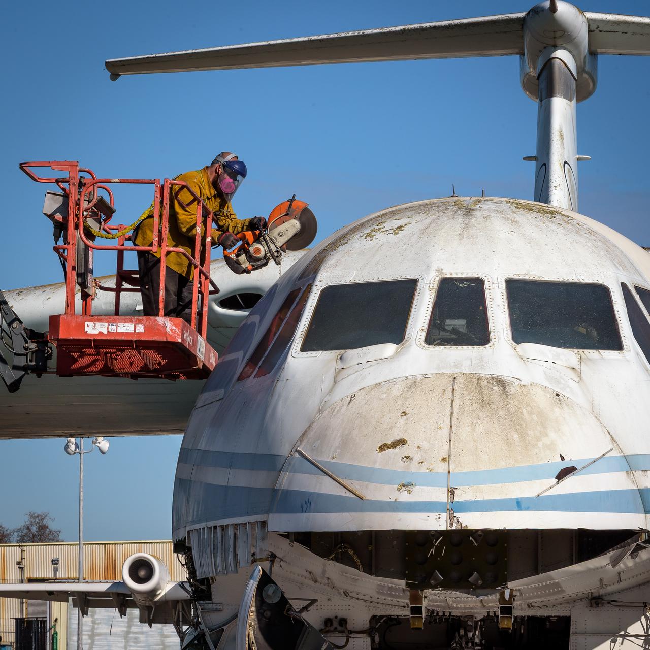 The cockpit of the modified C-141 Kuiper Airborne Observatory, (KAO) (NASA-714), is separated from the airframe on the N211 apron at Moffett Field, California.
