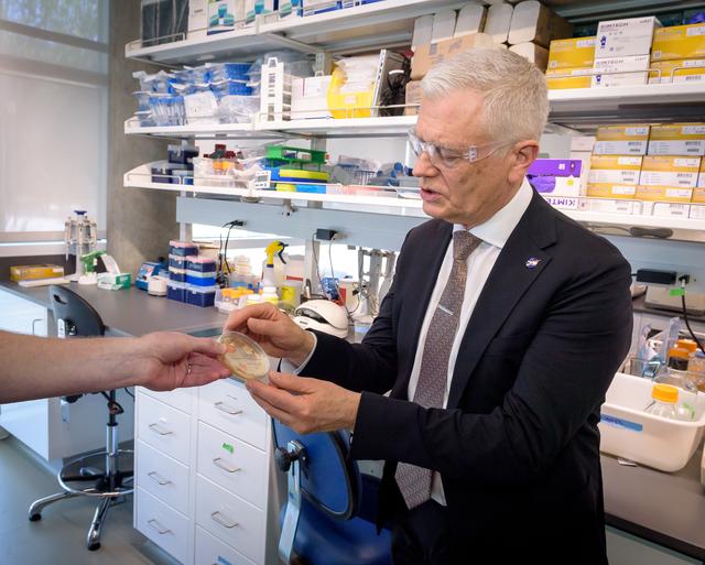 NASA image: Mark Clampin Tours the Bioscience Collaborative Laboratory
