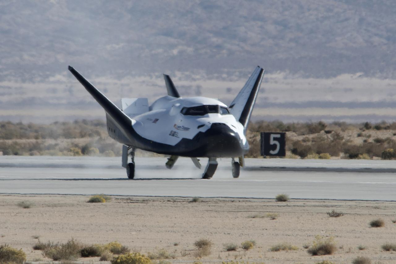 Sierra Nevada Corp’s Dream Chaser successfully landed on an Edwards Air Force Base runway on Nov. 11, 2017, after being lifted from the ramp at NASA Armstrong Flight Research Center in California. 