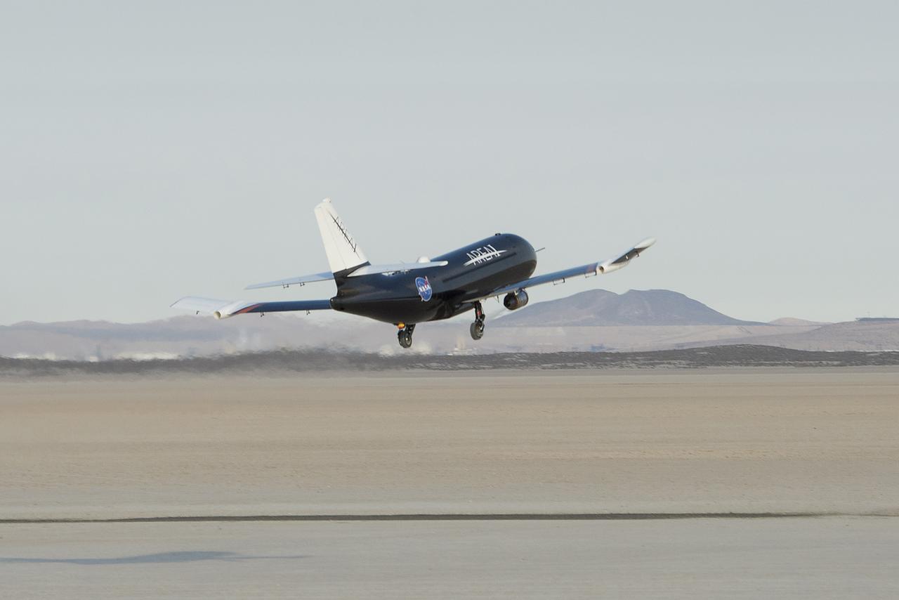 PTERA takes off on a flight to test the ability of shape memory alloy to fold wings in-flight. NASA, in this flight, observed the successful folding of PTERA’s wings 70 degrees upward.