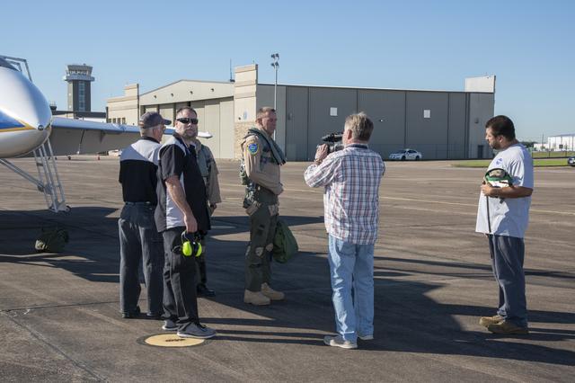 NASA image: NASA Pilots Prepare for QSF18 Flight