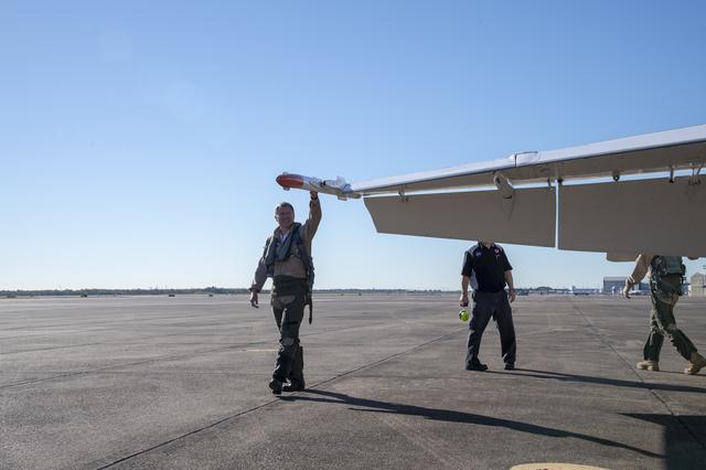 NASA image: NASA Pilots Prepare for QSF18 Flight