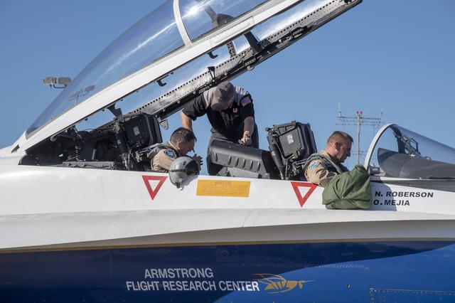 NASA image: NASA Pilots Prepare for QSF18 Flight