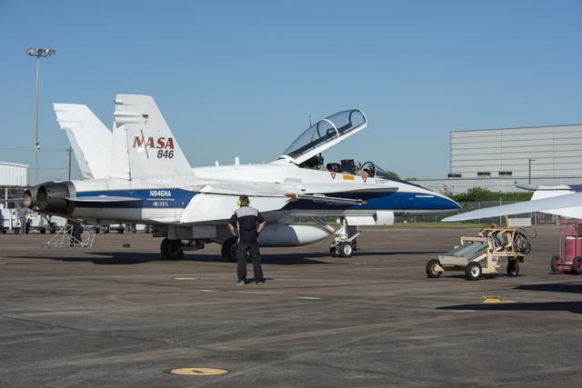 NASA image: NASA Pilots Prepare for QSF18 Flight