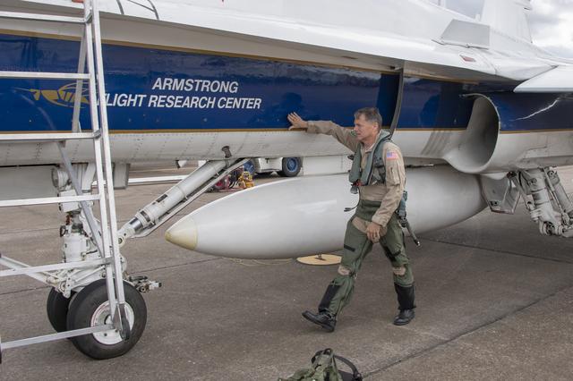 NASA image: NASA F/A-18 Prepares for Supersonic Research Flight