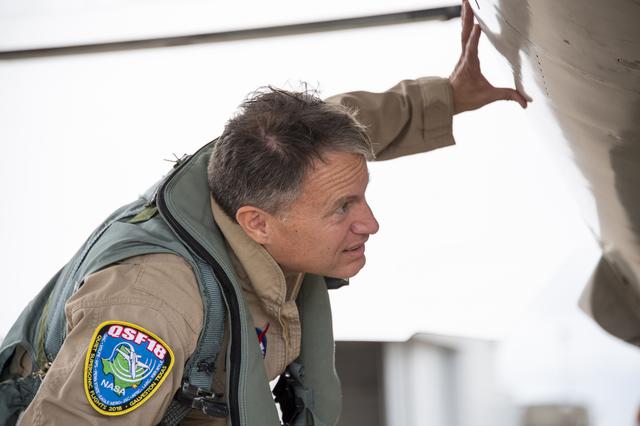 NASA image: NASA F/A-18 Prepares for Supersonic Research Flight