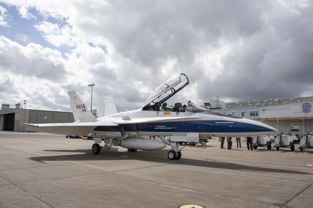 NASA image: NASA F/A-18 Prepares for Supersonic Research Flight