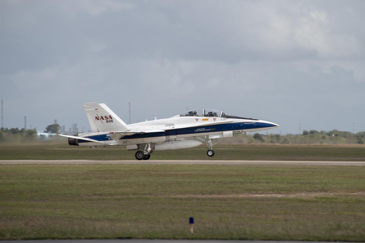 NASA’s F/A-18 research aircraft takes off from Ellington Field in Houston, Texas for a quiet supersonic research flight off the coast of Galveston, as part of the QSF18 flight series. The F/A-18 will climb to 50,000 feet over the Gulf of Mexico, where it will perform the quiet supersonic dive maneuver.