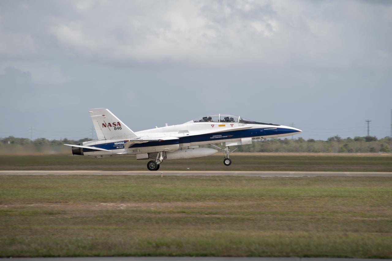 NASA’s F/A-18 research aircraft takes off from Ellington Field in Houston, Texas for a quiet supersonic research flight off the coast of Galveston, as part of the QSF18 flight series. The F/A-18 will climb to 50,000 feet over the Gulf of Mexico, where it will perform the quiet supersonic dive maneuver.