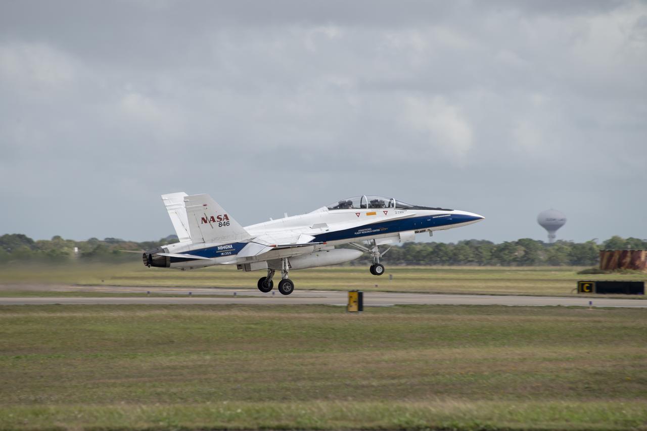 NASA’s F/A-18 research aircraft takes off from Ellington Field in Houston, Texas for a quiet supersonic research flight off the coast of Galveston, as part of the QSF18 flight series. The F/A-18 will climb to 50,000 feet over the Gulf of Mexico, where it will perform the quiet supersonic dive maneuver.