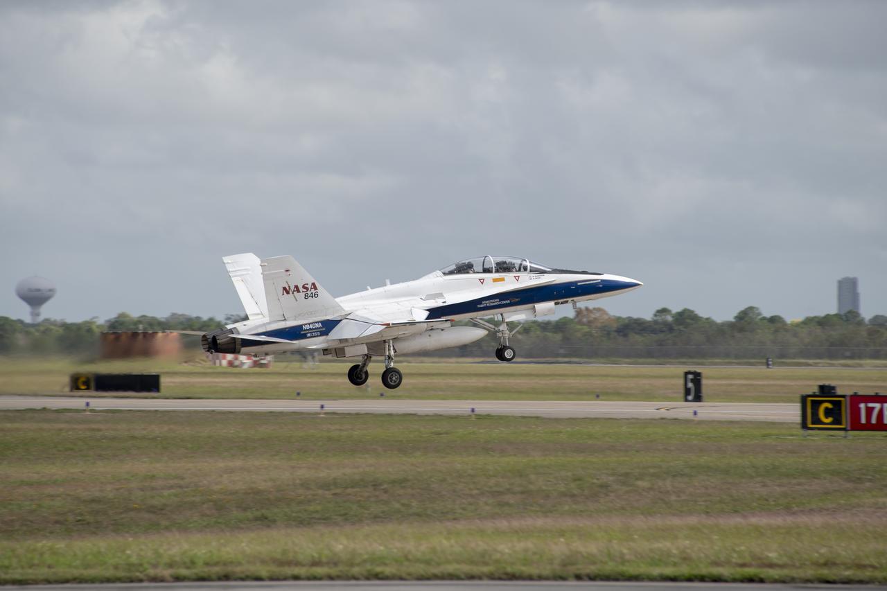 NASA’s F/A-18 research aircraft takes off from Ellington Field in Houston, Texas for a quiet supersonic research flight off the coast of Galveston, as part of the QSF18 flight series. The F/A-18 will climb to 50,000 feet over the Gulf of Mexico, where it will perform the quiet supersonic dive maneuver.