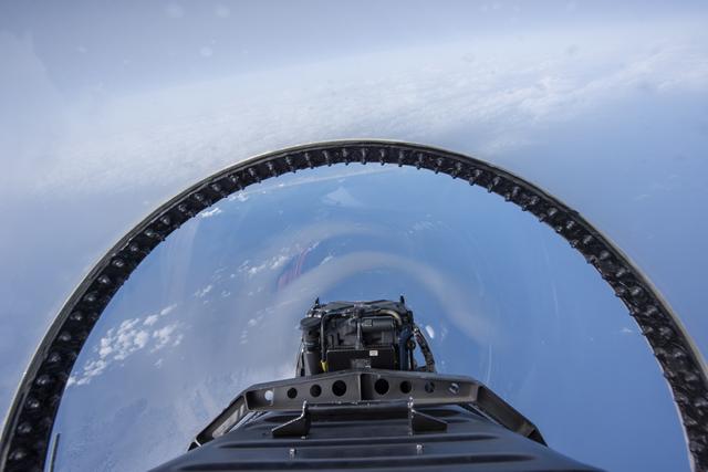 NASA image: Quiet Supersonic Dive Maneuver Seen from NASA F/A-18