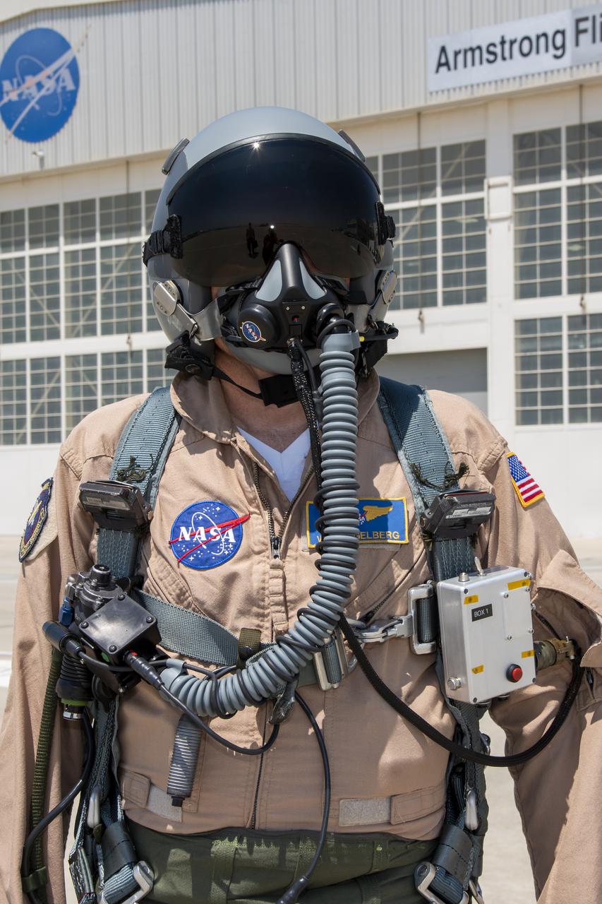 NASA research pilot Wayne Ringelberg wears a U.S. Air Force configuration of the NASA Jet Propulsion Laboratory in California prototype mask, which uses laser sensors to determine levels of carbon dioxide and water exhaled inside the mask. This prototype was tested in conjunction with the current VigilOX system, which measures the pilotâ€™s oxygen concentration, breathing pressures and flow rates. This and the U.S. Navy configuration was used in the Pilot Breathing Assessment program at NASAâ€™s Armstrong Flight Research Center in California. 