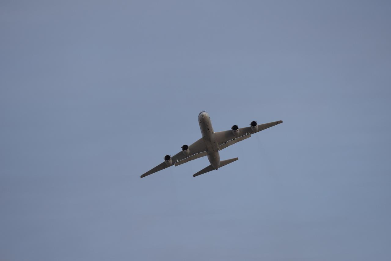 DC-8 lifts off from Air Force Plant 42 in Palmdale, Calif.