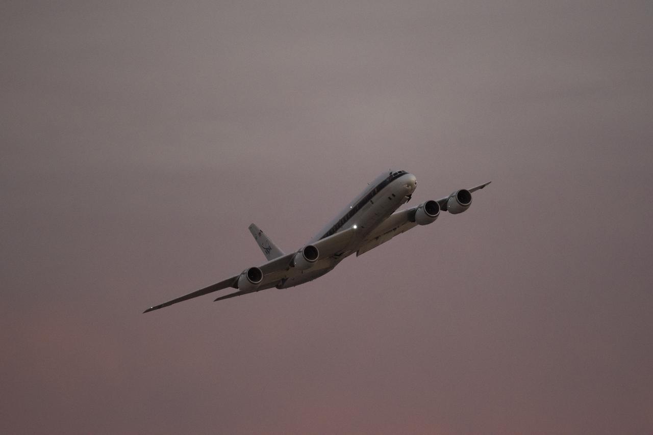 DC-8 lifts off from Air Force Plant 42 in Palmdale, Calif., at sunset.