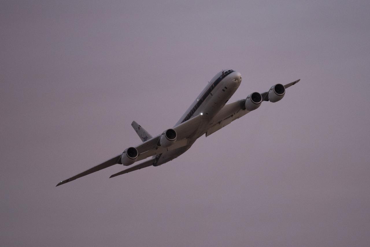 DC-8 lifts off from Air Force Plant 42 in Palmdale, Calif., at sunset.