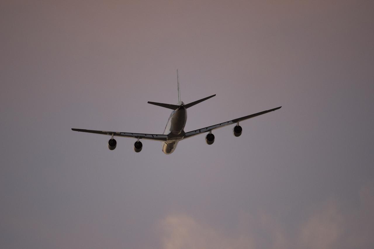 DC-8 lifts off from Air Force Plant 42 in Palmdale, Calif., at sunset.