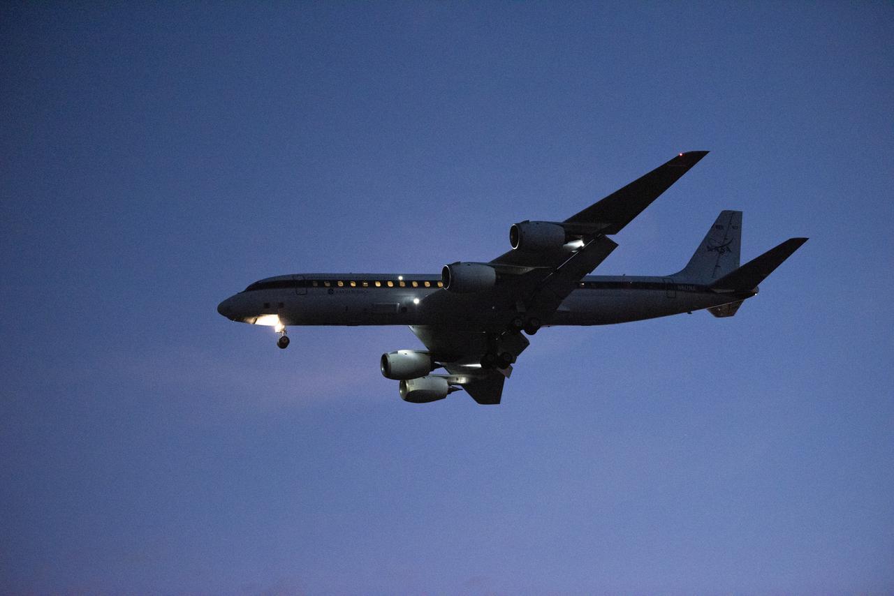 DC-8 lifts off from Air Force Plant 42 in Palmdale, Calif., at sunset.