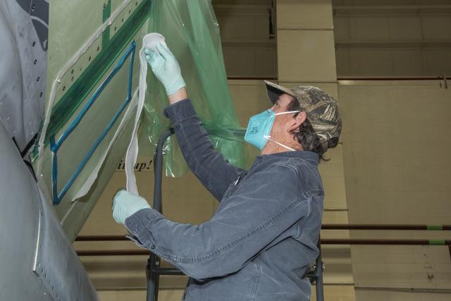 NASA image: Title: NAVAIR F/A-18E Undergoes Loads Testing at NASA Armstrong