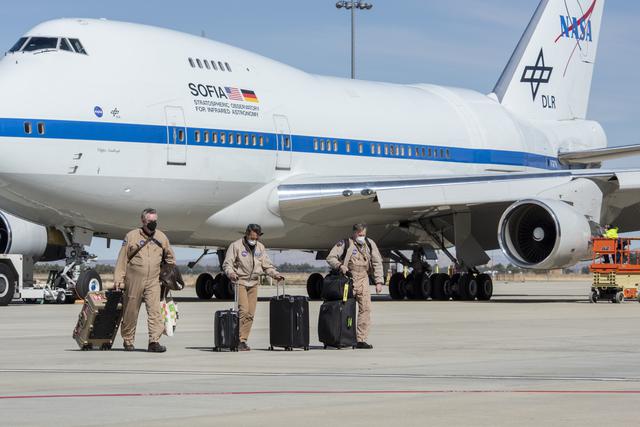 NASA image: SOFIA Returns to NASA’s Armstrong Flight Research Center Building 703