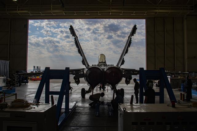 Title: NAVAIR F/A-18E Undergoes Loads Testing at NASA Armstrong