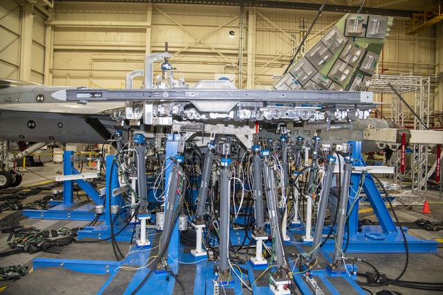 NASA image: NAVAIR F/A-18E Undergoes Loads Testing at NASA Armstrong