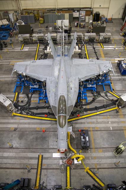 NASA image: NAVAIR F/A-18E Undergoes Loads Testing at NASA Armstrong