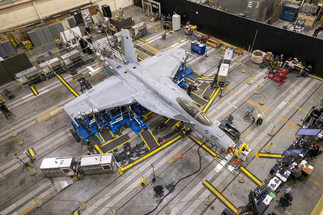 NASA image: NAVAIR F/A-18E Undergoes Loads Testing at NASA Armstrong