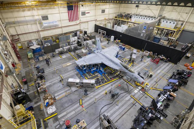 NASA image: NAVAIR F/A-18E Undergoes Loads Testing at NASA Armstrong