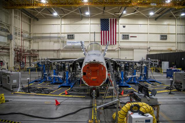 NASA image: NAVAIR F/A-18E Undergoes Loads Testing at NASA Armstrong