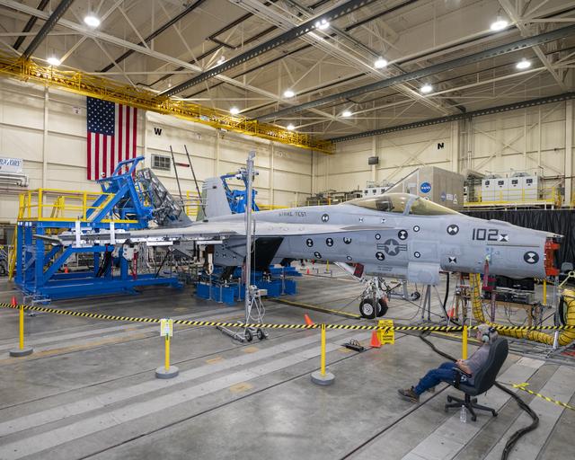 NASA image: NAVAIR F/A-18E Undergoes Loads Testing at NASA Armstrong