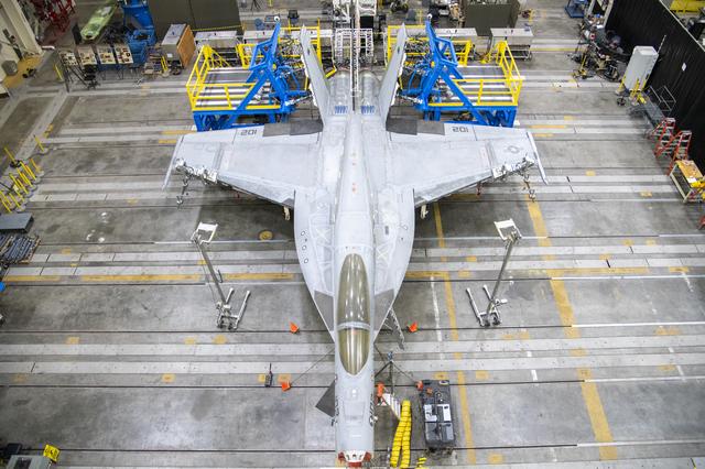 NASA image: NAVAIR F/A-18EÂ Undergoes Loads Testing at NASA Armstrong