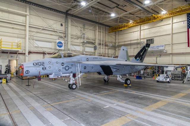 NASA image: NAVAIR F/A-18E Prepared for Return from NASA Armstrong