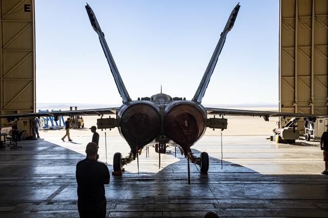 NASA image: NAVAIR F/A-18EÂ Prepared for Return from NASA Armstrong