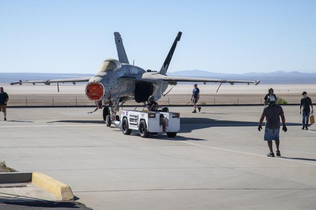 NASA image: NAVAIR F/A-18EÂ Prepared for Return from NASA Armstrong