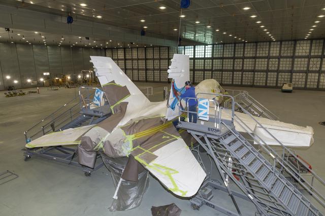 NASA image: NASA 862 Enters Air Force Paint Barn