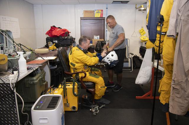 NASA image: ER-2 N806NA ALOFT Deployment