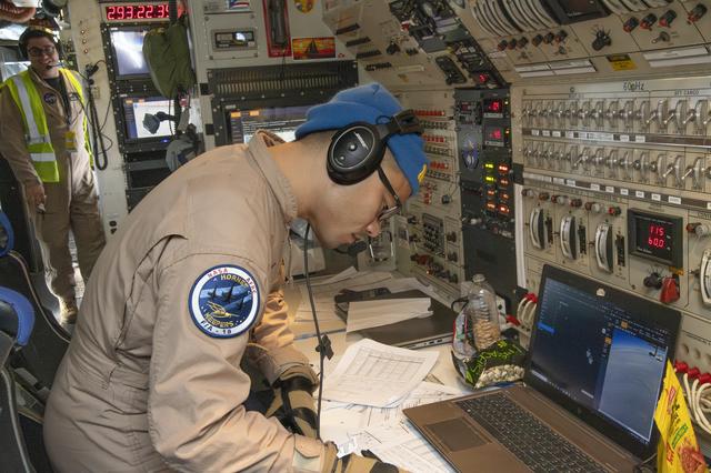 NASA image: NASA’s DC-8 aircraft tracks fuel in ecoDemonstrator 2023 project with Boeing, partners