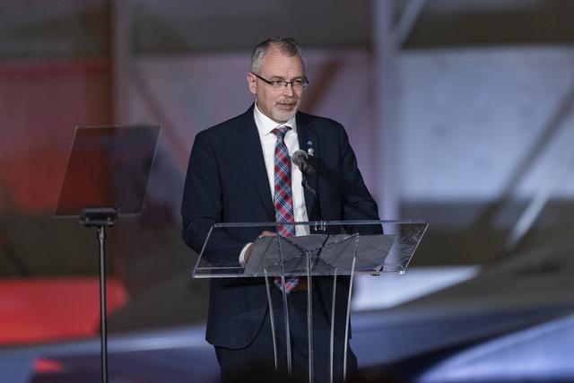 NASA image: NASA’s Associate Administrator Speaks in Front of Unveiled X-59