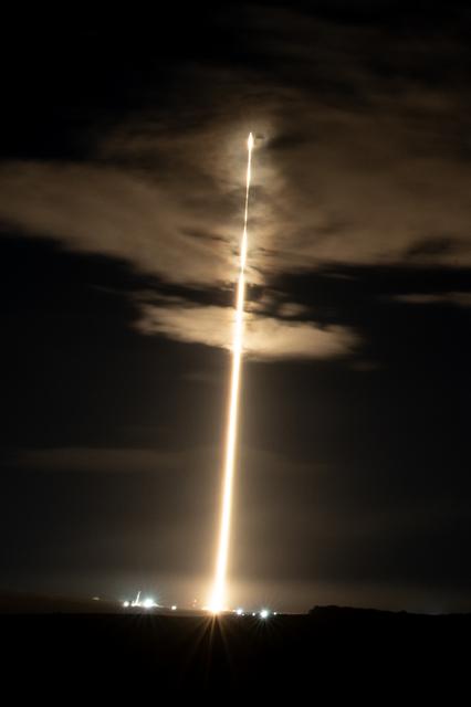 NASA image: SPHEREx/PUNCH Booster Landing