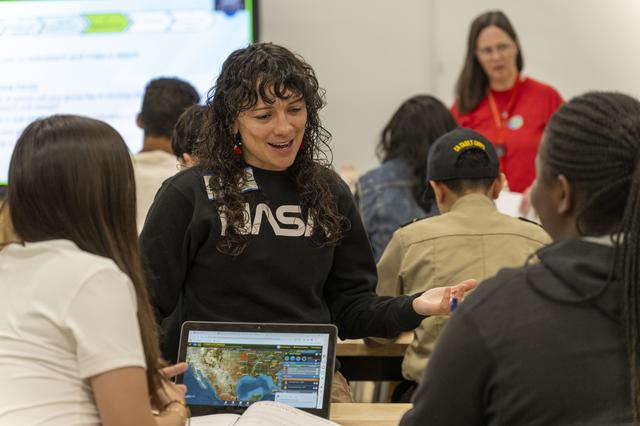 NASA image: NASA Platform Connects Classrooms and Communities