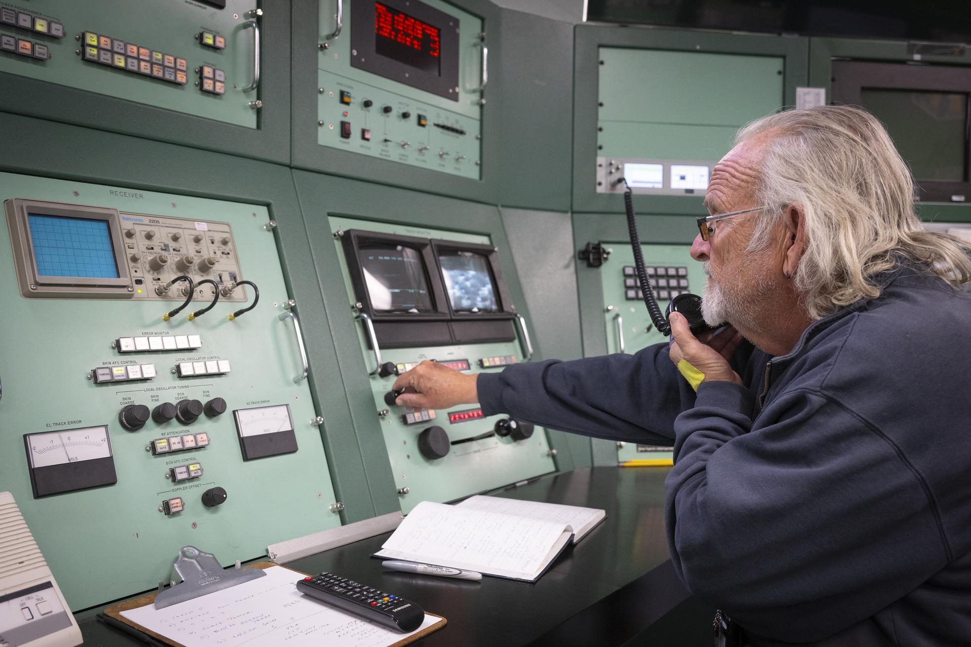 Mission operator Mike Webb sits at one of the radar stations used to track the International Space Station as it passes high above NASA’s Armstrong Flight Research Center in Edwards, California, on Sept. 30, 2025. Webb is part of the center’s Dryden Aeronautical Test Range, which provides voice and tracking support to the space station.