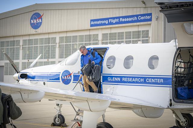 PC-12 and T-34 Aircraft Arrive to NASA Armstrong